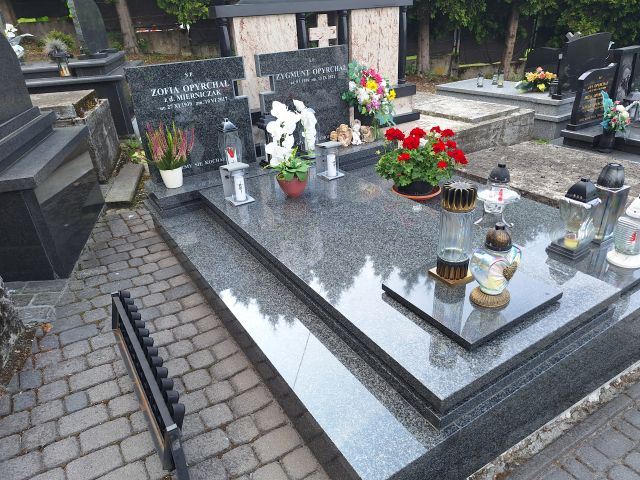 Grób Zygmunt Opyrchał